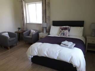 Отели типа «постель и завтрак» Lakeside Loughrea Лохрей Двухместный номер с 1 кроватью и собственной ванной комнатой-9